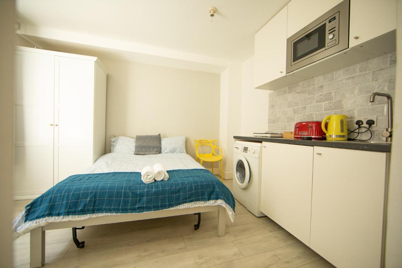 Studio * Londra